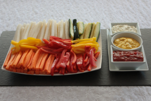 Gemüse Dip mit 3 Saucen